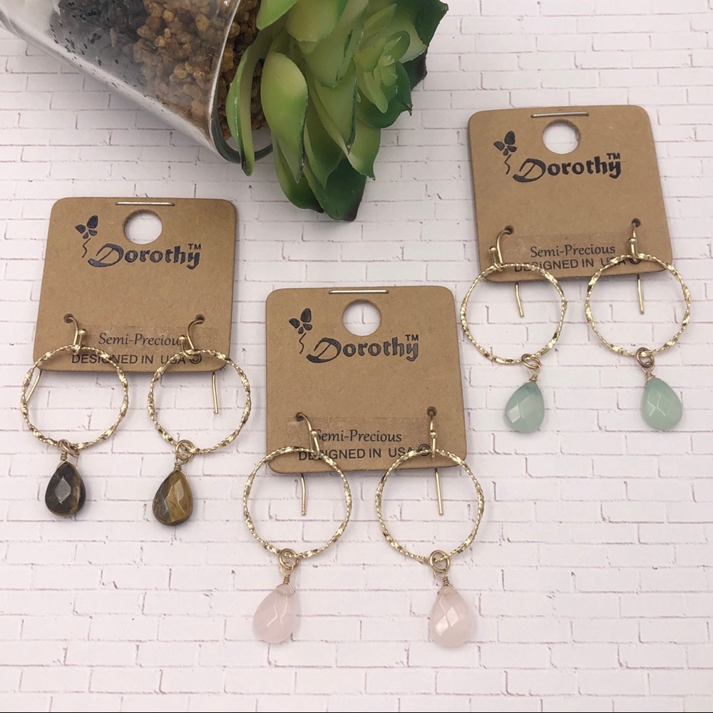 🌼 Simple Semi-Precious Stone Earrings